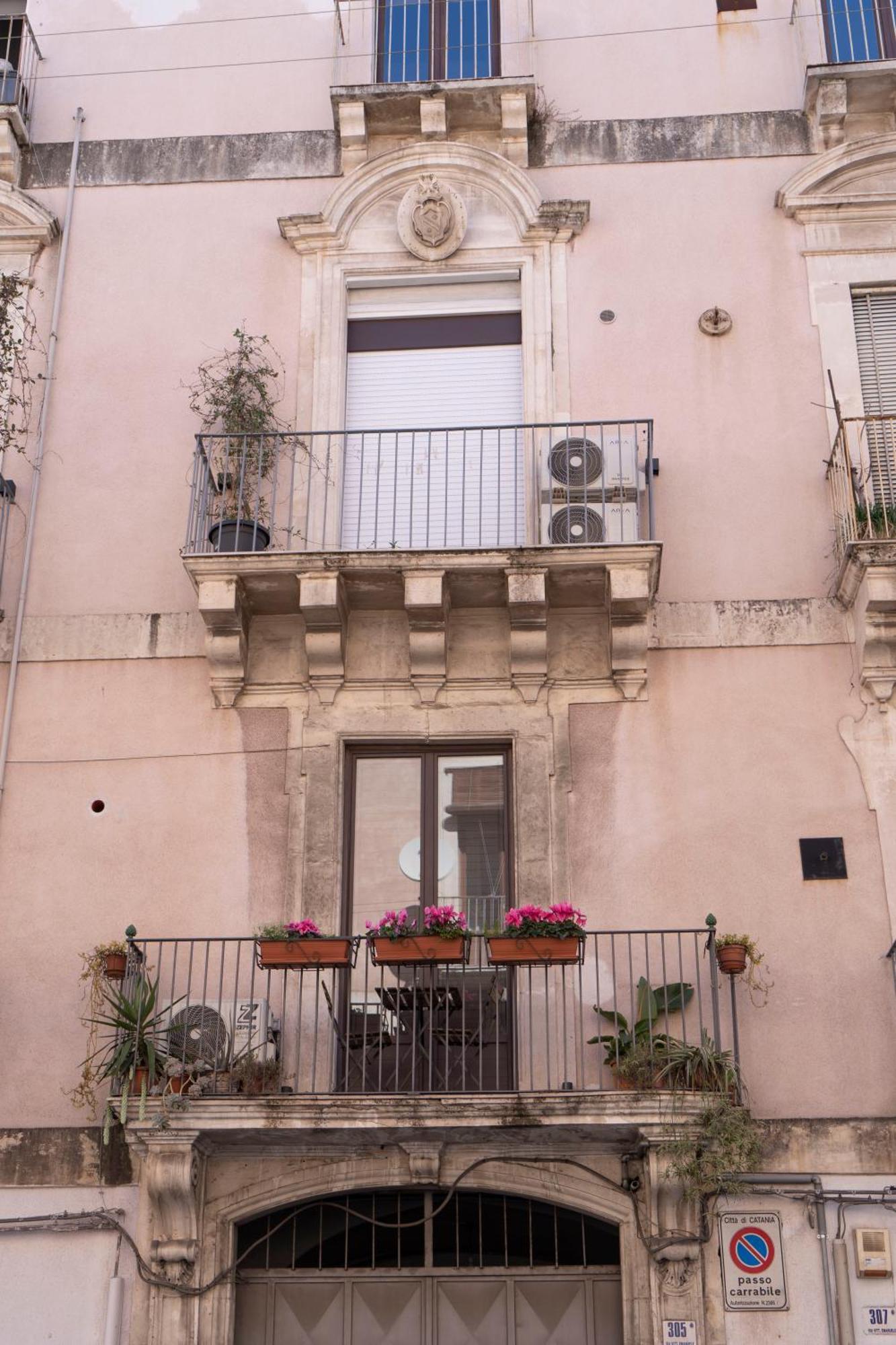Etna Timeo Central Apartment In Baroque Building Catane Extérieur photo